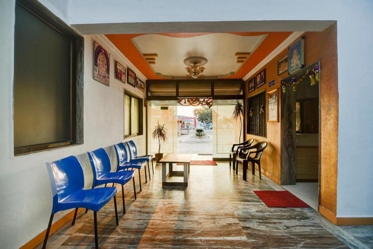 Oyo 65247 Hotel Akshay Garden Shirdi Exterior photo
