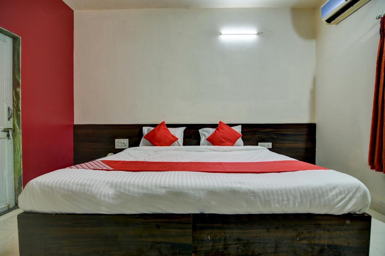 Oyo 65247 Hotel Akshay Garden Shirdi Exterior photo